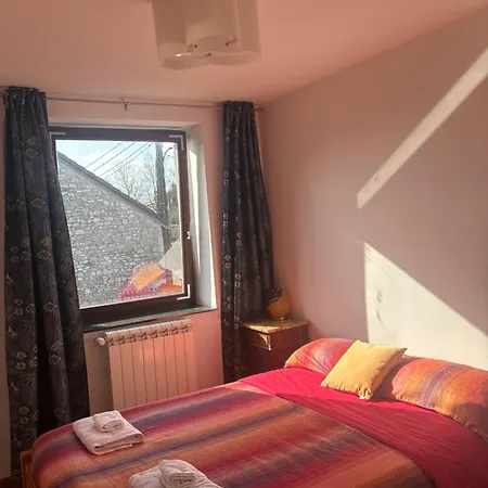 Privee Avec Lit King Size - Sdb Partagee Bed & Breakfast Terwagne
